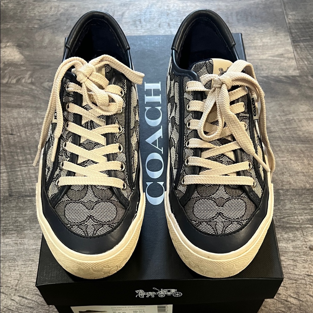 Coach Women’s Navy and Cream Citysole Platform Sneakers 5.5 Runs big